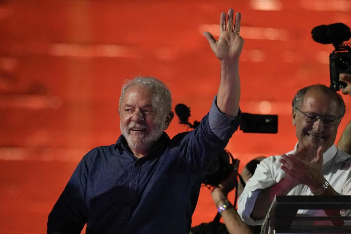 Lula se vraća se na mesto predsednika Brazila nakon što je pobedio Bolsonara