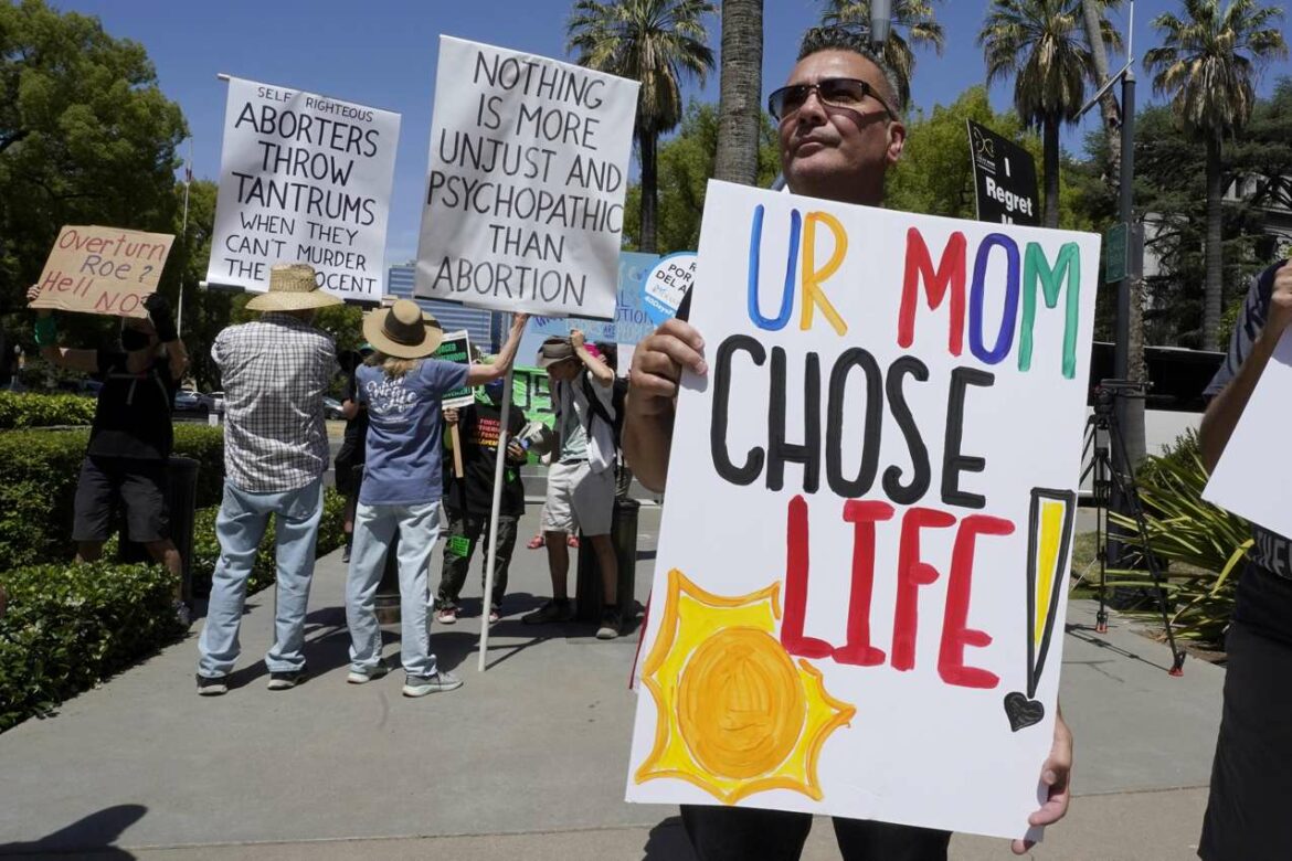 Kalifornija će glasati o ustavnom pravu na abortus