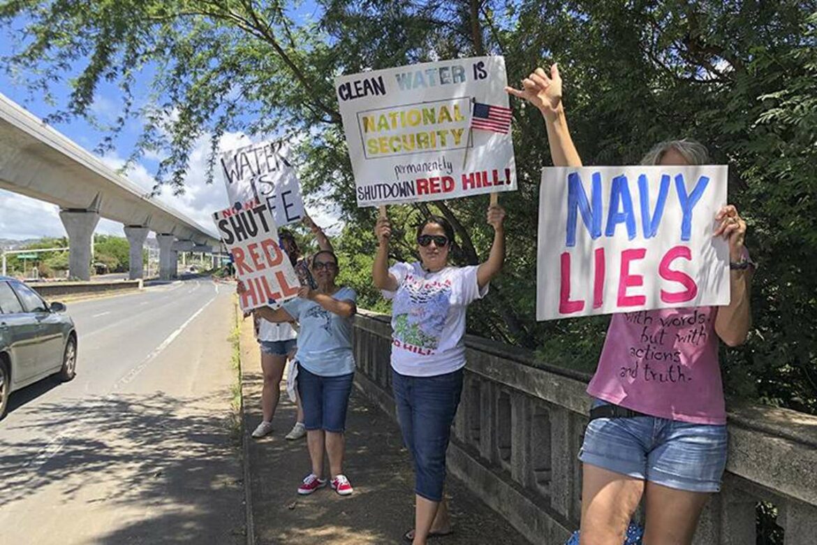 Šef američke odbrane posetio Havaje usred nepoverenja zbog izlivanja goriva