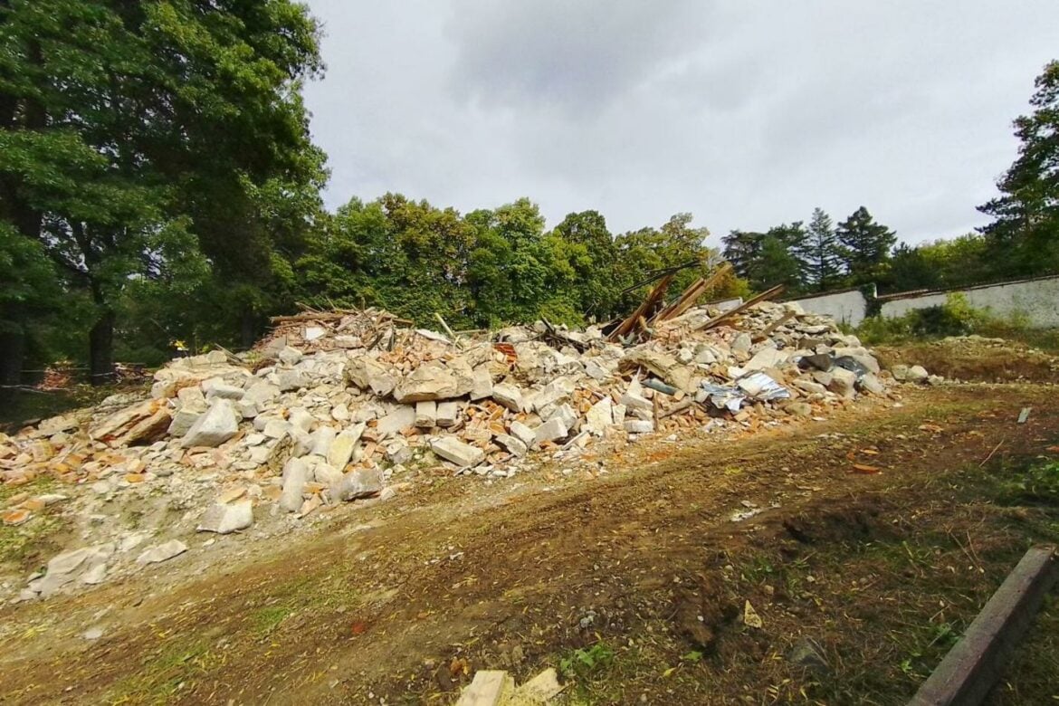 U parku Bukovičke banje srušena letnja vila kralja Aleksandra I Karađorđevića