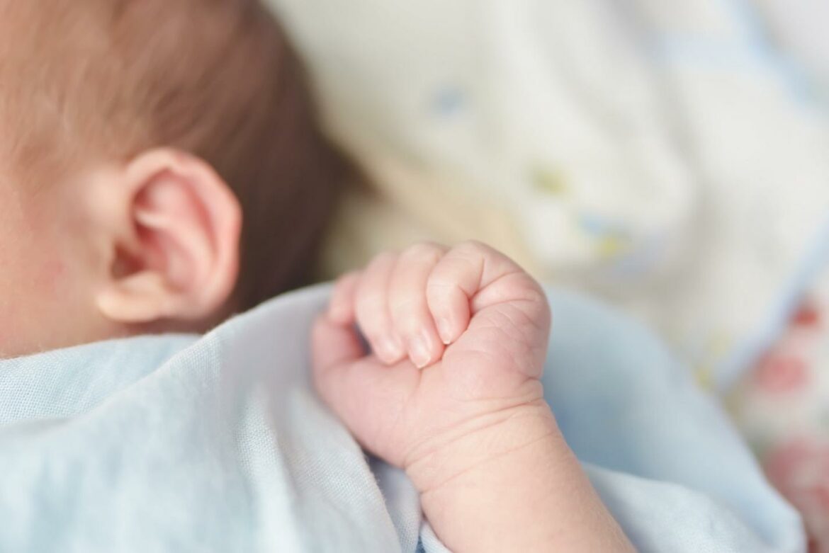 Florida: Beba pronađena napuštena sat vremena nakon rođenja