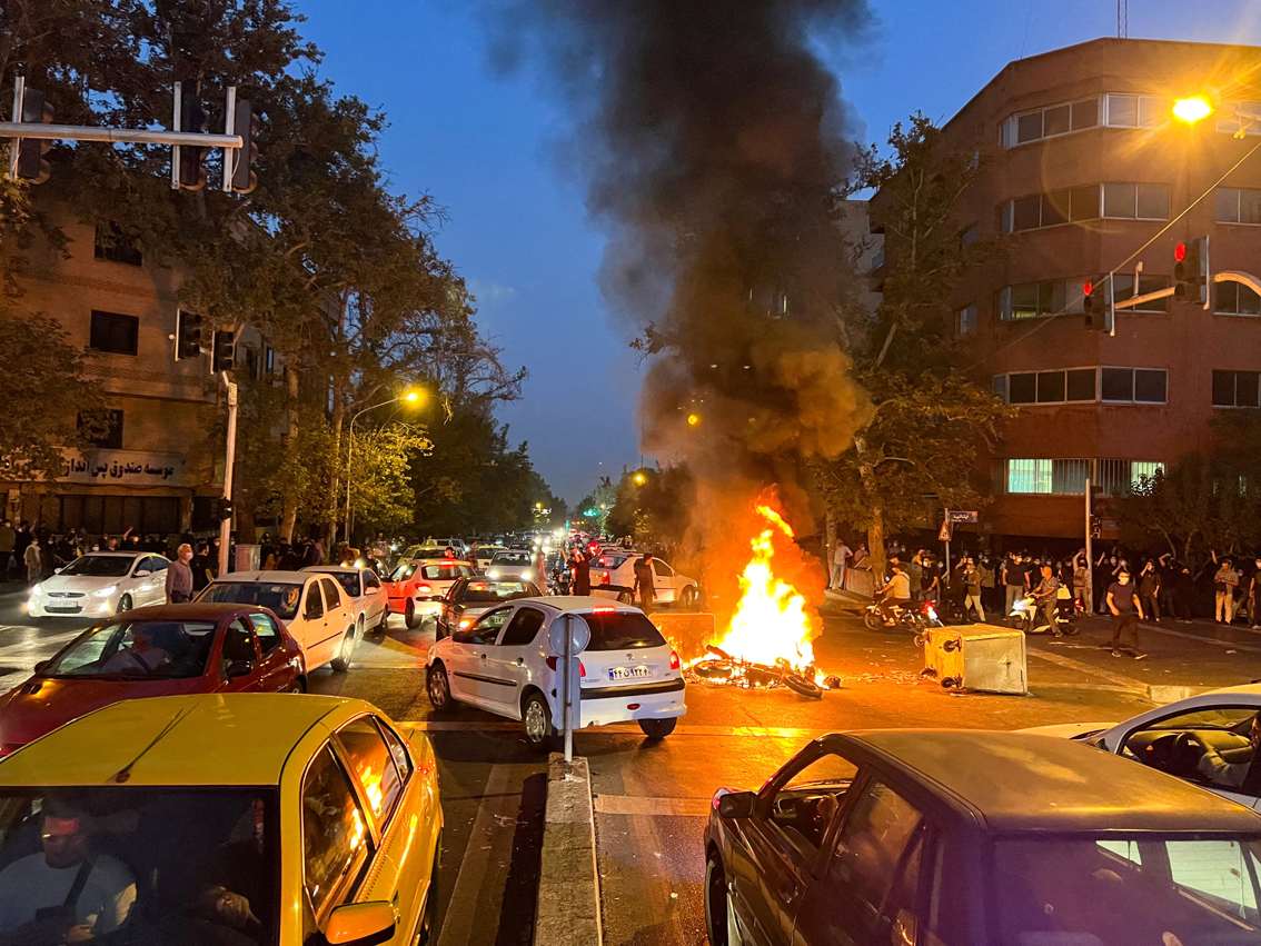 Iranci prkose upozorenjima moćne garde uz još protesta