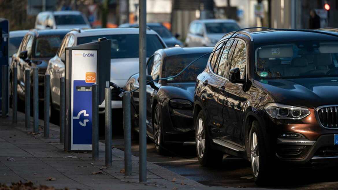 Der Spiegel: Električni automobili mogu postati žrtve energetske krize