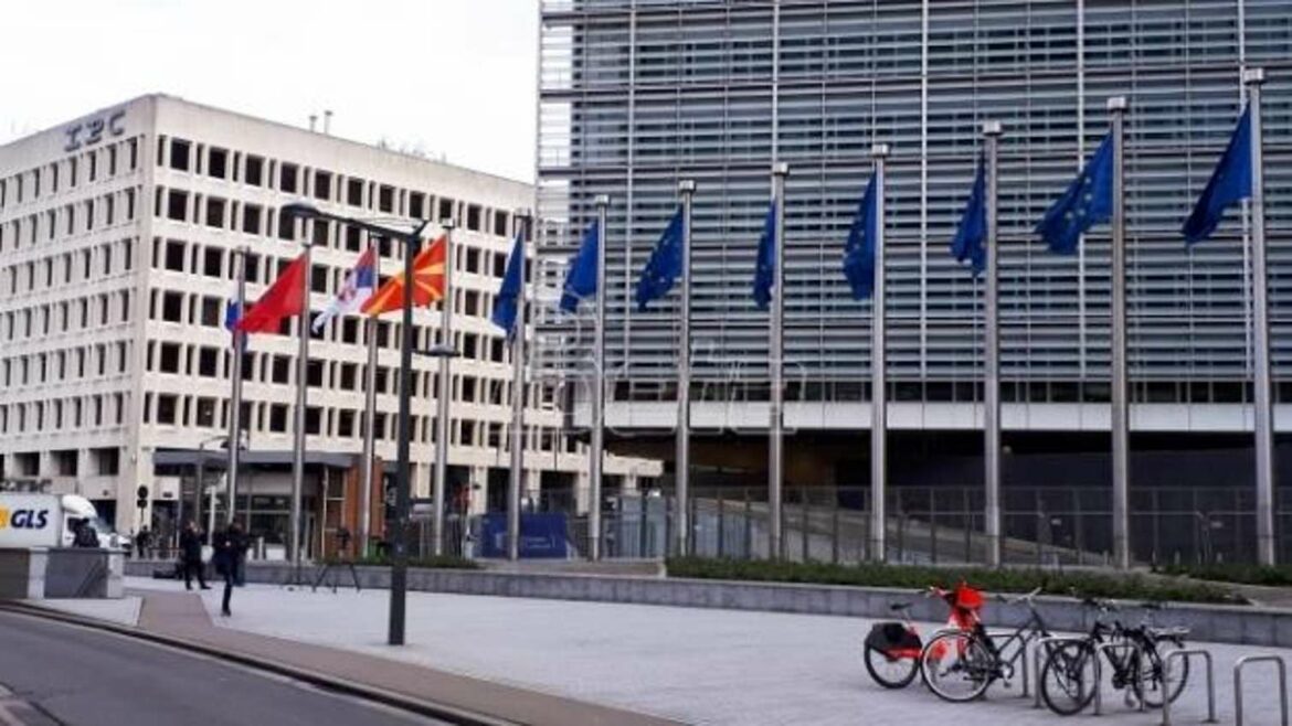 Evropska komisija ne isključuje mogućnost suspenzije viza za Srbiju