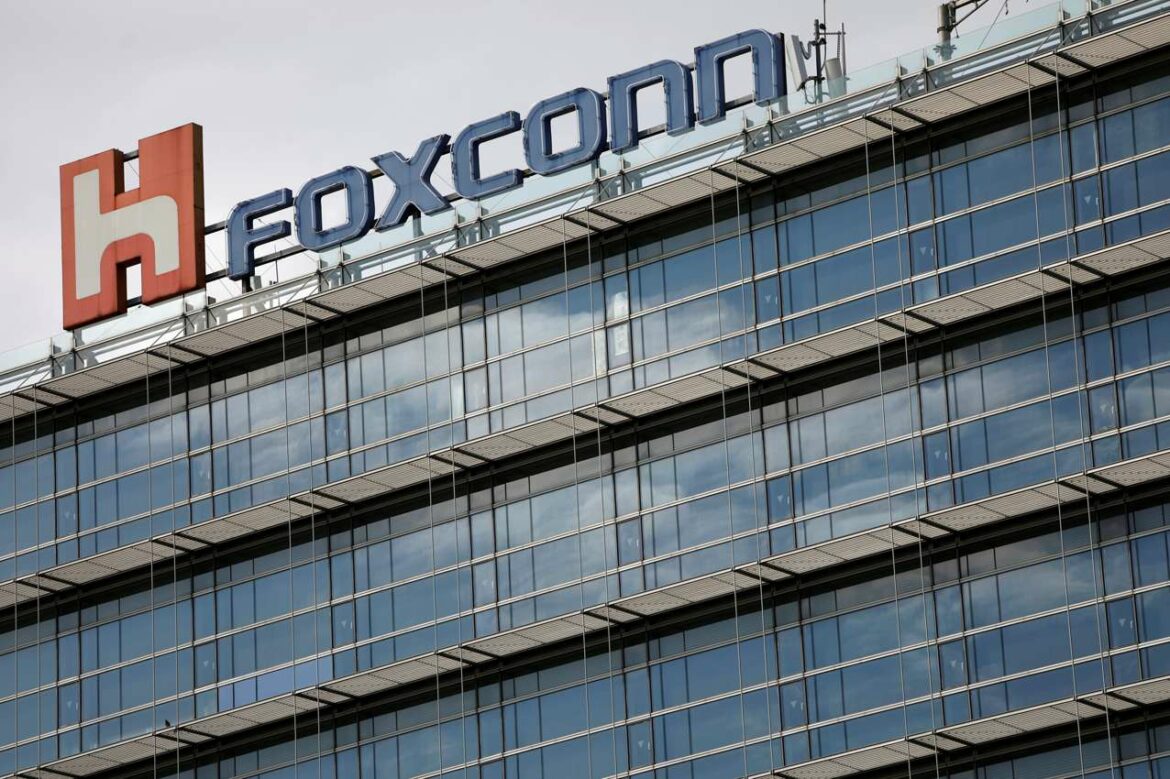 Foxconn: Problemi uslovljeni COVID-om mogu pogoditi do 30% isporuka iPhone-a