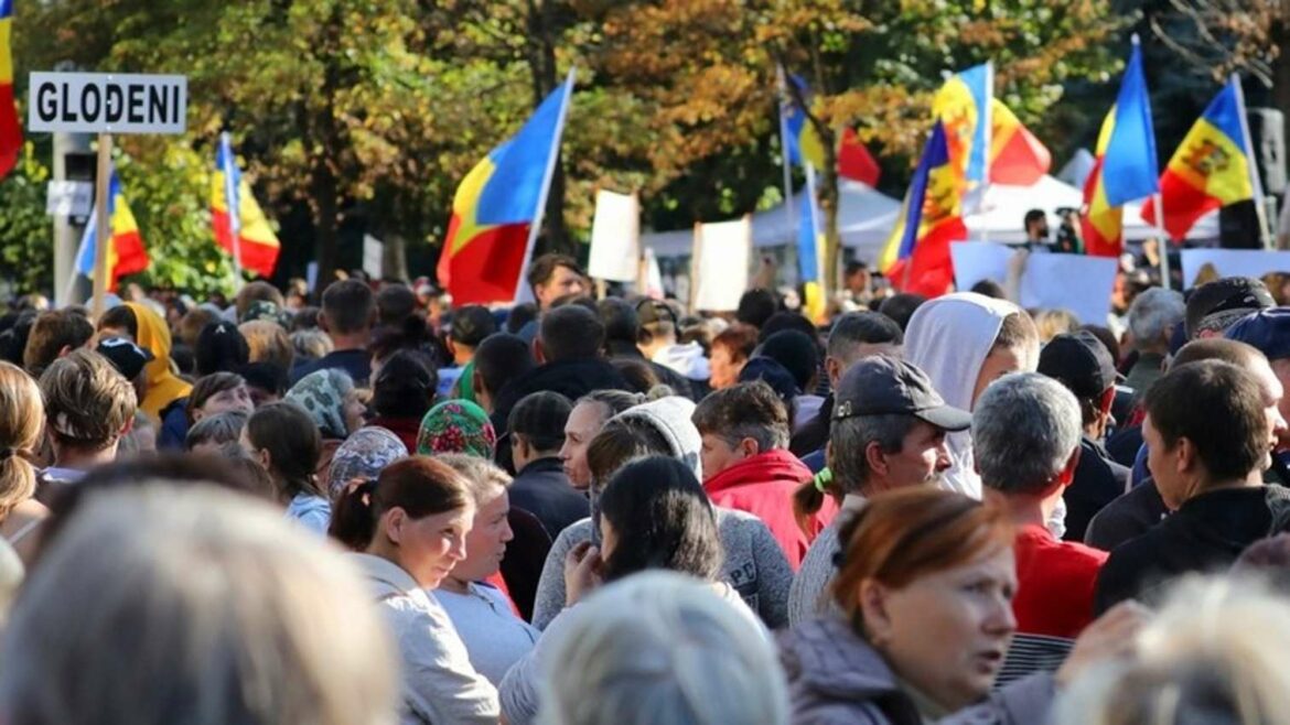 Hiljade ljudi protestuju u Moldaviji zbog visokih cena energije