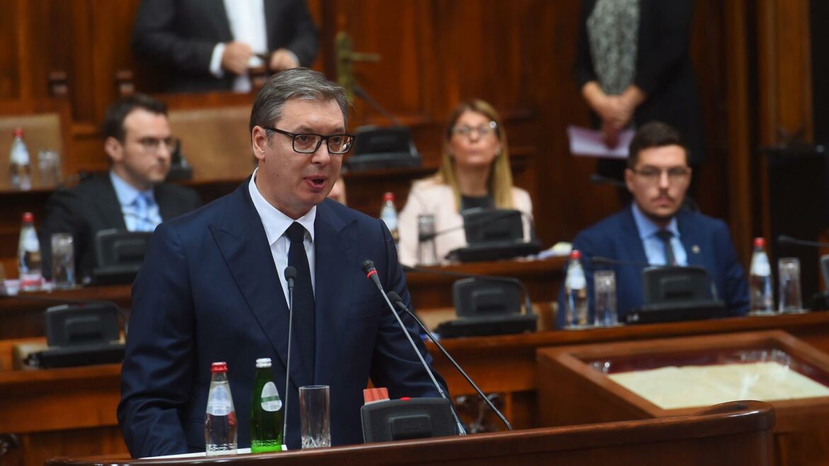 Vučić: U teškim vremenima potrebna Vlada koja će sačuvati mir