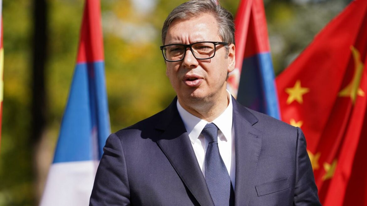 Vučić: Molim EU da ojača evro, to je sledeća mina za sve nas