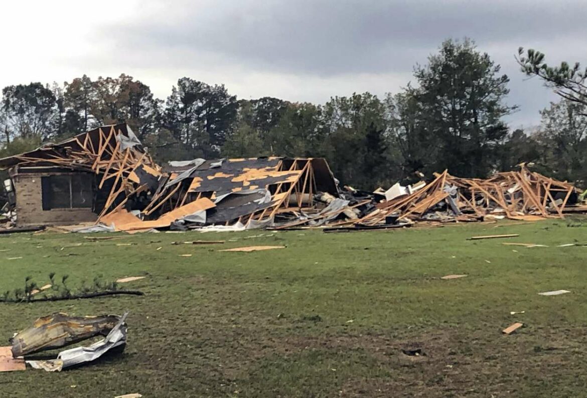 1 osoba nastradala kada su tornada pogodila SAD