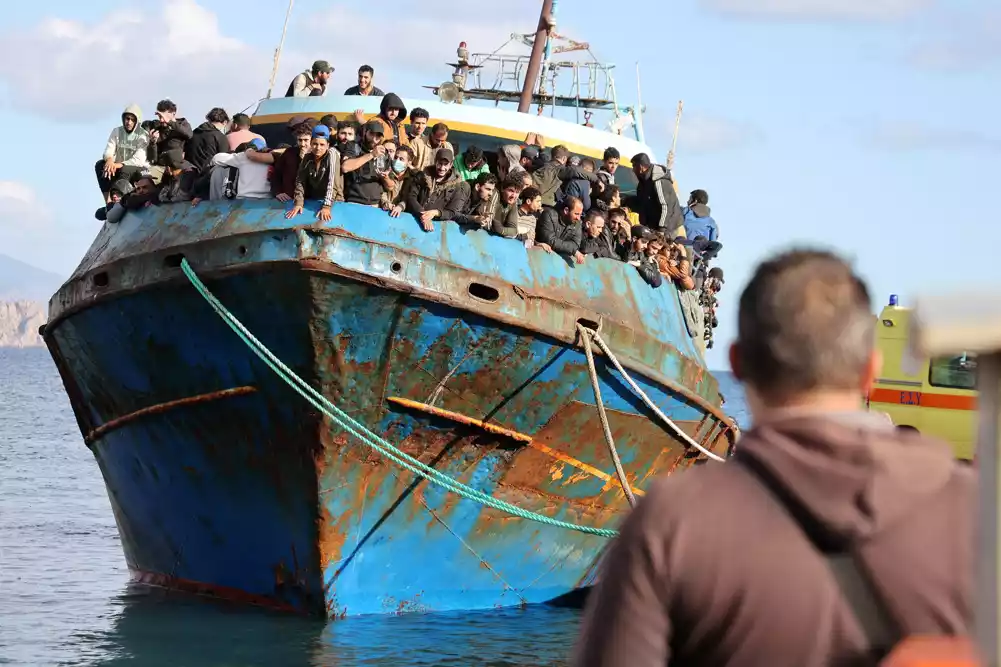 Grčka spasila stotine migranata sa ribarskog broda