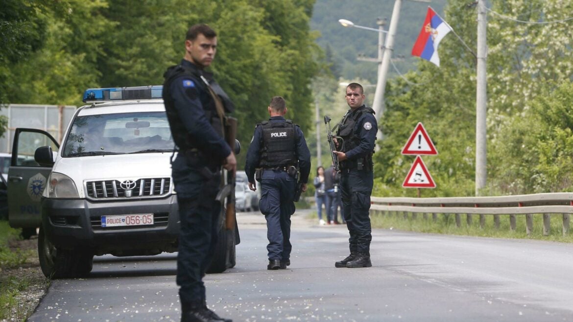 Severni deo Kosova i Metohije i dalje blokiran, na barikadama mirno