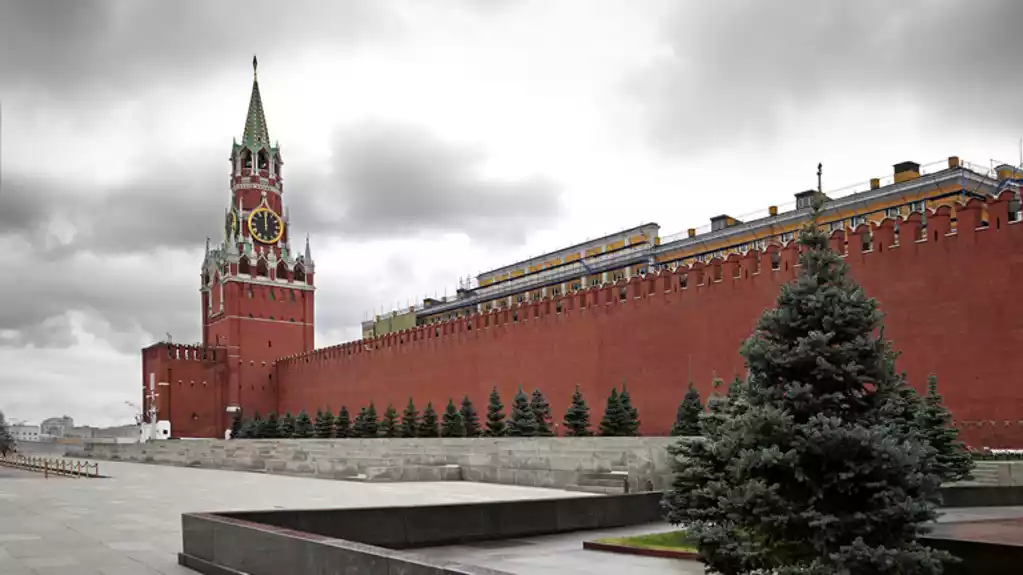 Dva oligarha povezana sa Kremljom nastavljaju da posluju u Letoniji