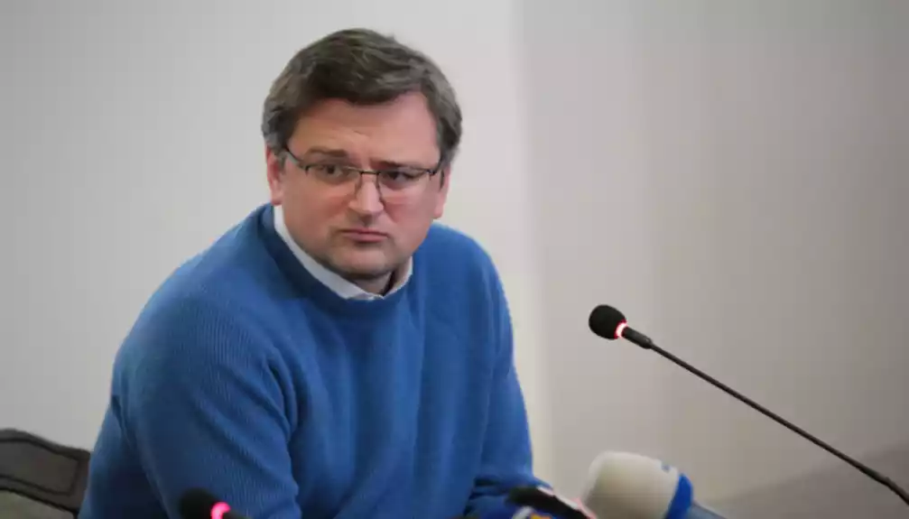 Kuleba: Ukrajinske ambasade primile 17 pisama u kojima se preti diplomatama