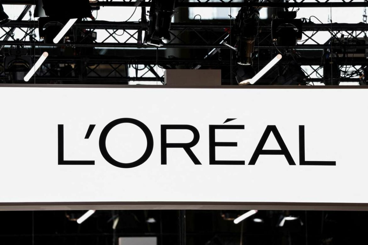 FT: L’Oreal obustavlja troškove oglašavanja na Tviteru