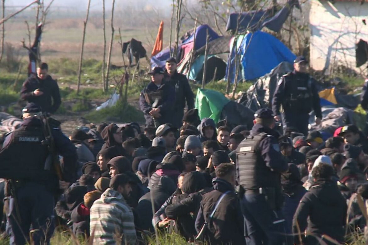 N1: Gašić obišao Horgoš, policija okuplja migrante na napuštenom salašu