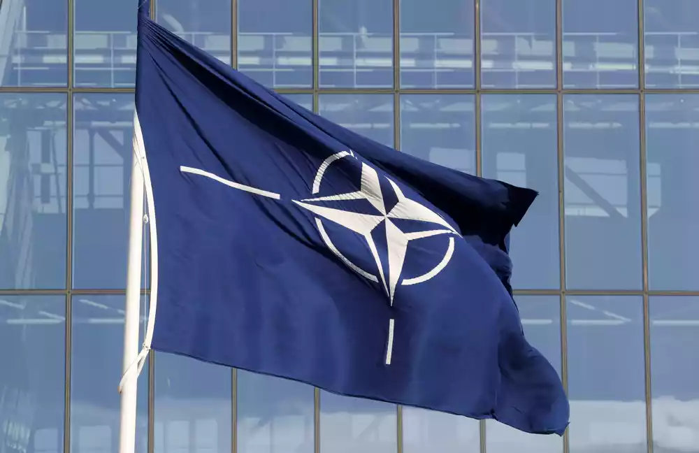 NATO: Očekujemo da se svi pridržavaju obaveza, Kfor prati situaciju