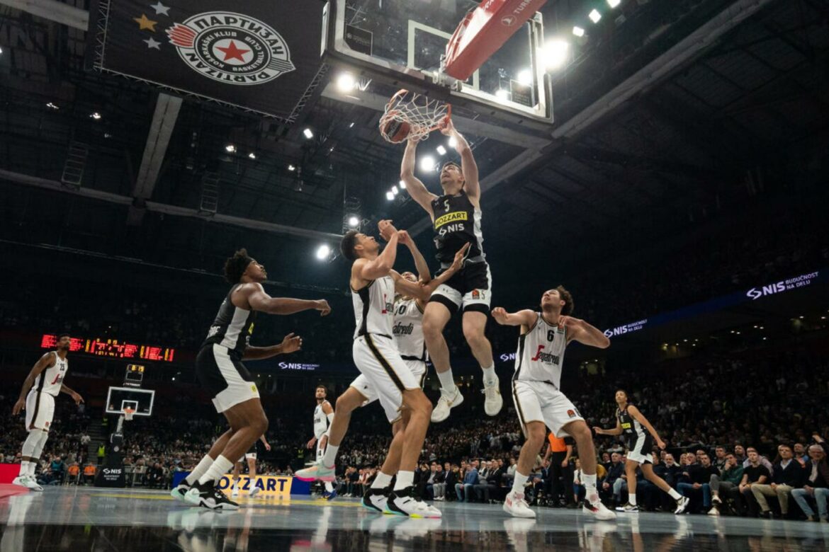 Košarkaši Olimpijakosa pobedili Partizan u Pireju