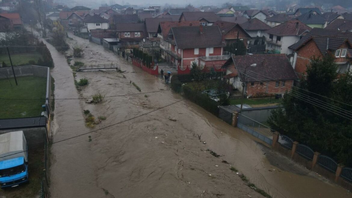 Poplava u Novom Pazaru, izlila se reka Jošanica