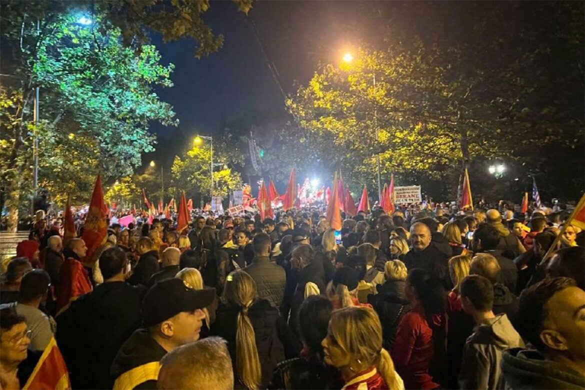 Sa protesta u Podgorici zatraženo povlačenje Zakona o predsedniku