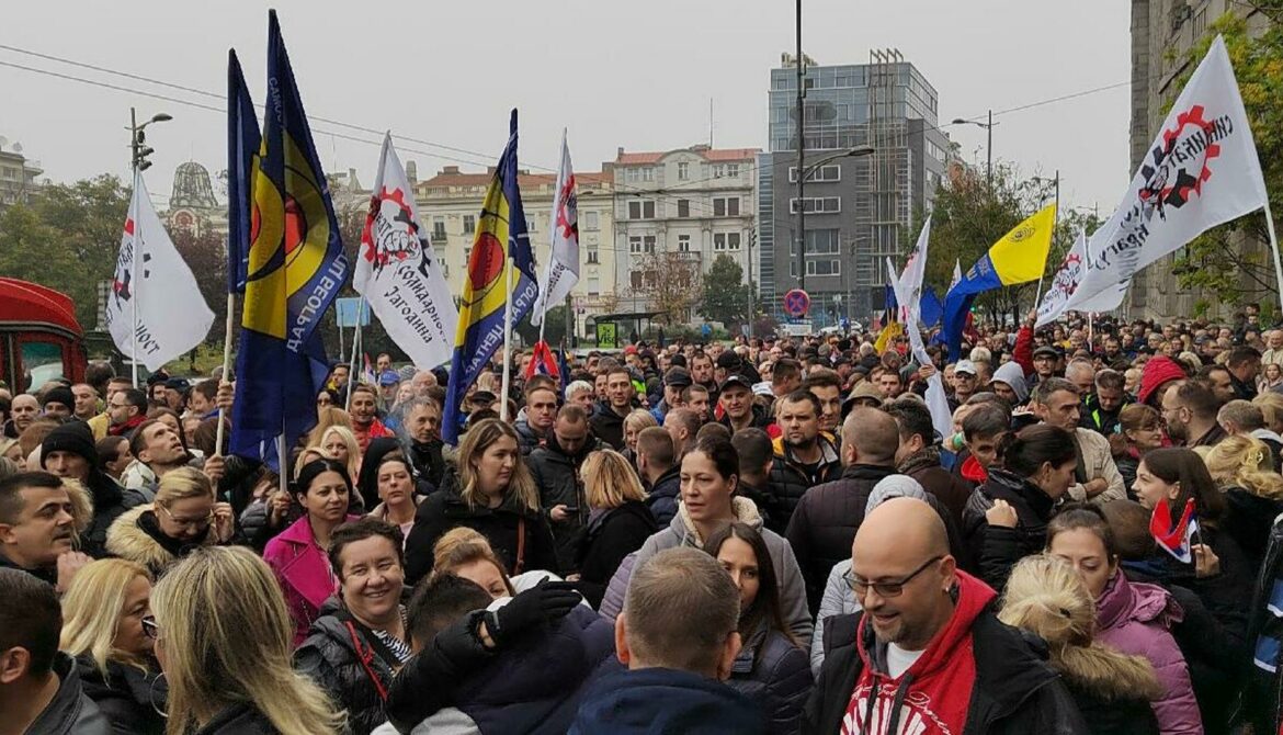 Protest radnika Pošte: Poštari jedva preživljavaju