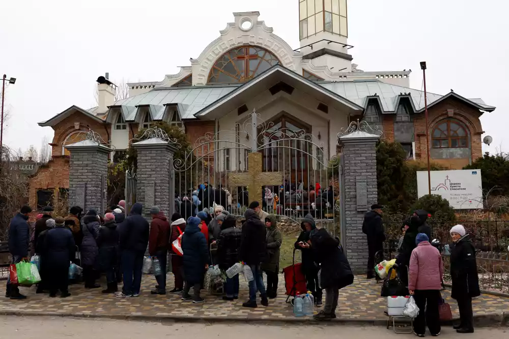 Ukrajina otvara skloništa s grejanjem, strujom i vodom