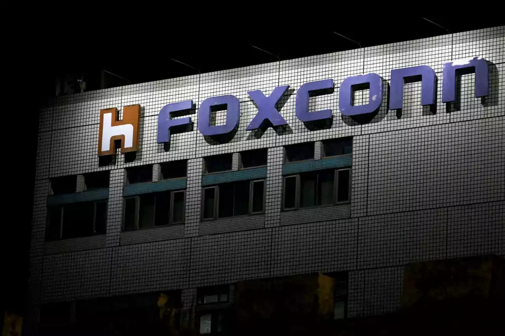 Više od 20.000 radnika napustilo fabriku kompanije Foxconn