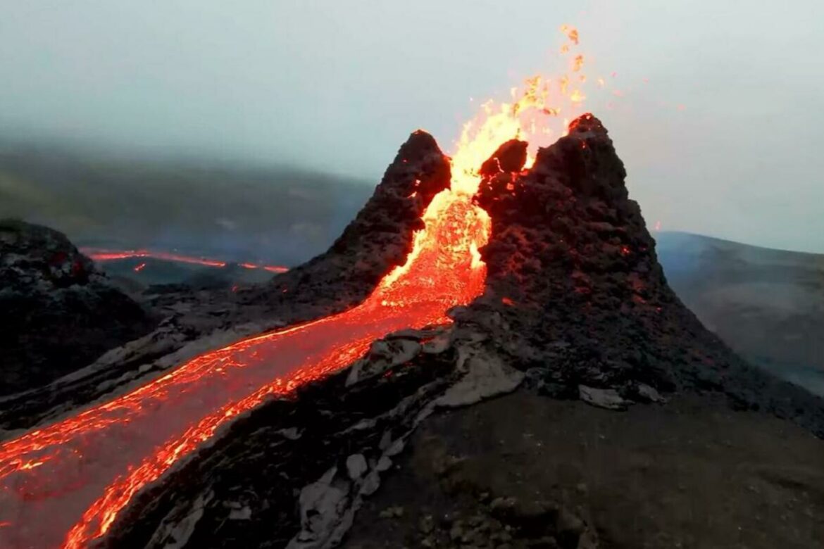 Ruski vulkan Šivuleč izuzetno aktivan, preti erupcijom