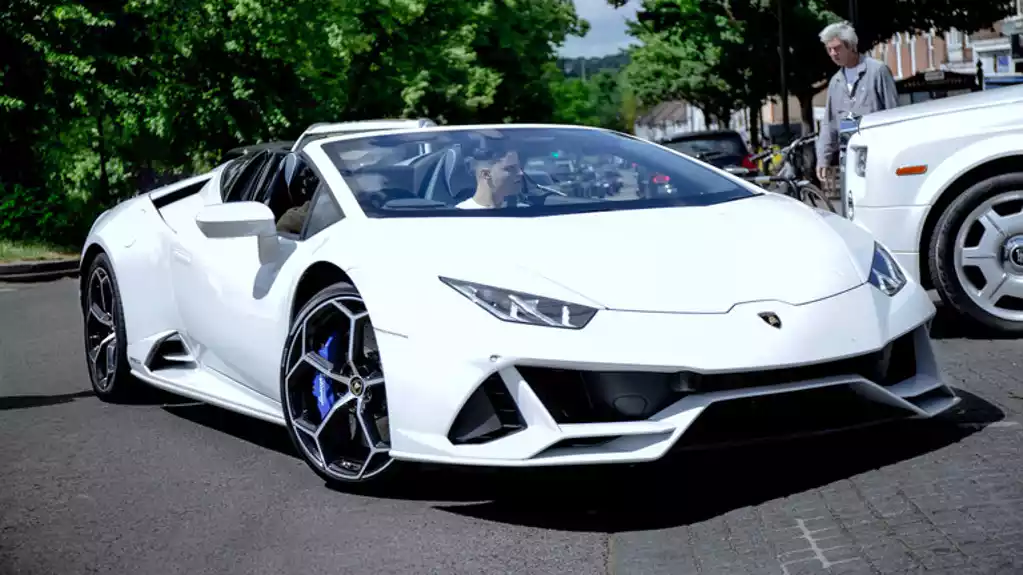 SAD: Muškarac osuđen nakon što je kupio Lamborghini sredstvima za pandemiju