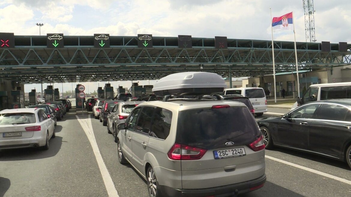 AMSS: Gužve na auto putevima i graničnim prelazima