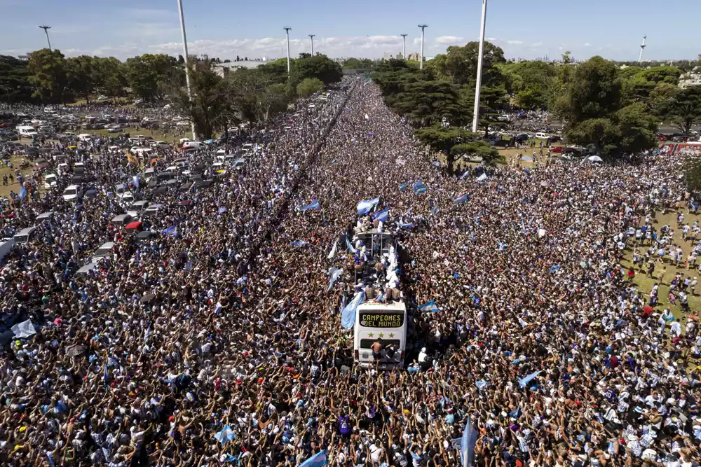 Argentinska vlada brani haotičnu paradu