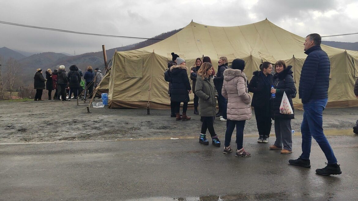 Sedamnaesti dan barikada na severu KiM, mirno jutro nakon rafalne paljbe u Zubinom Potoku