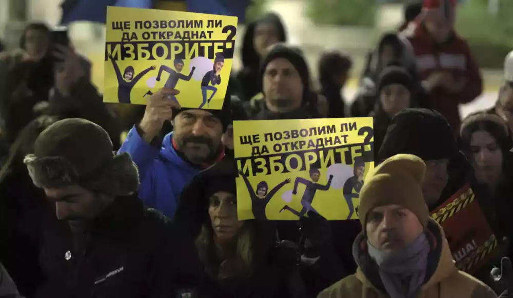 Bugari protestuju zbog vraćanja papirnih izbornih listića