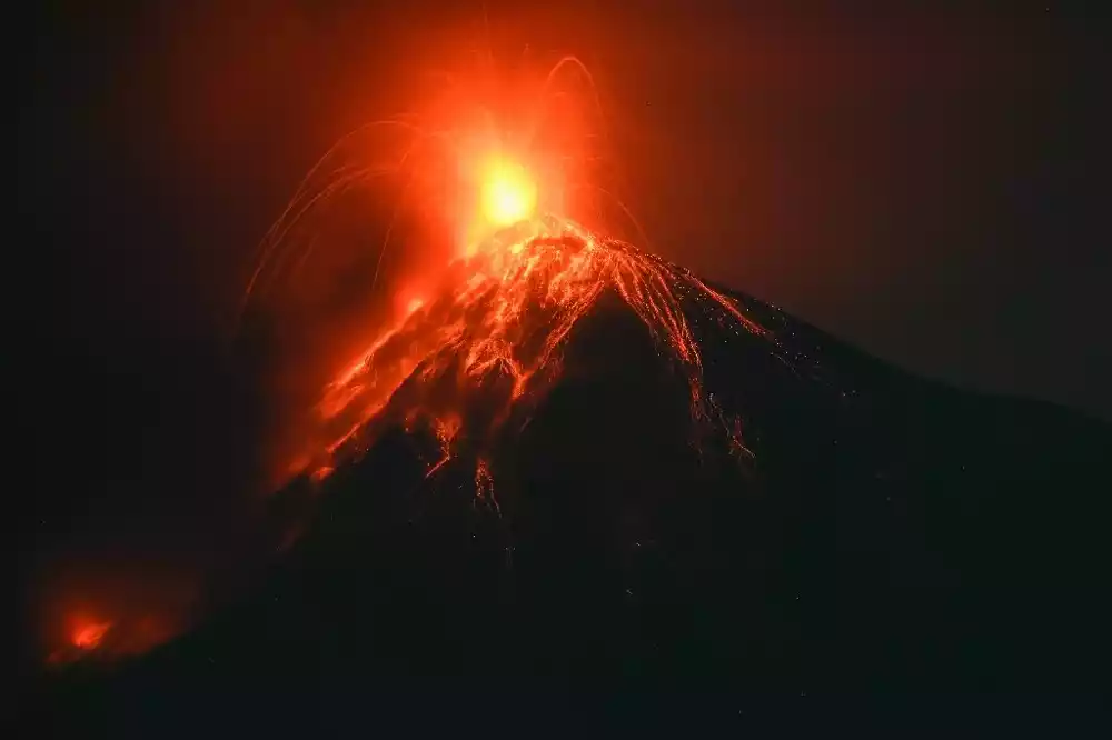 Erupcija vulkana u Gvatemali jenjava posle prisilnog zatvaranja aerodroma