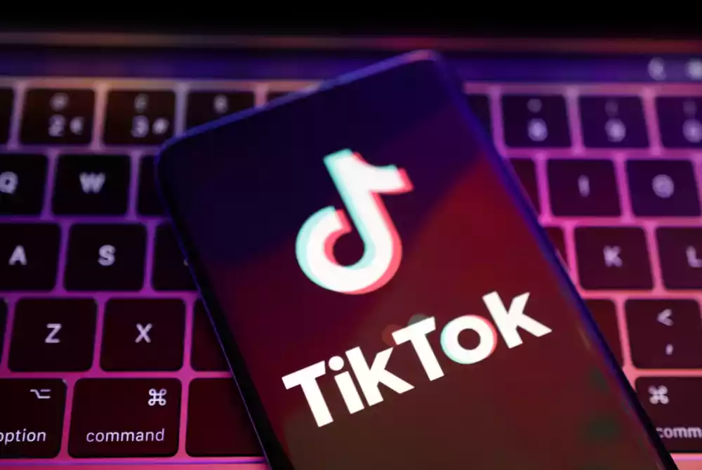 SAD: Guverner zabranjuje upotrebu TikToka na državnim uređajima