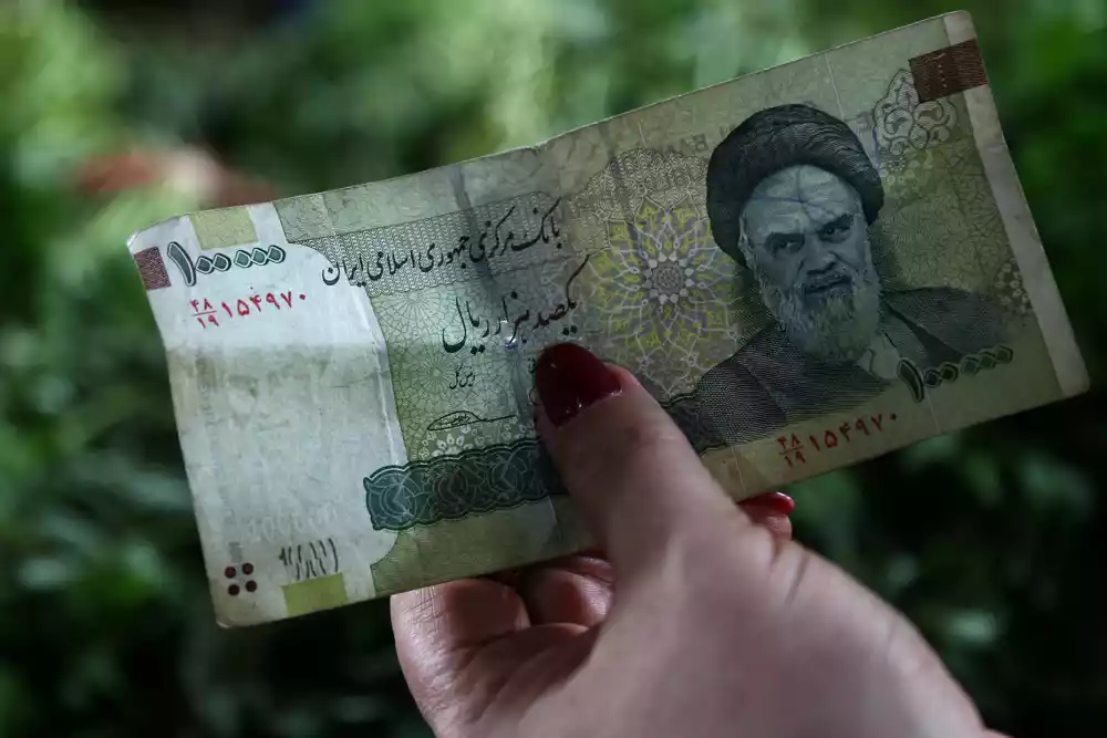 Iranska valuta pada usred nemira i izolacije