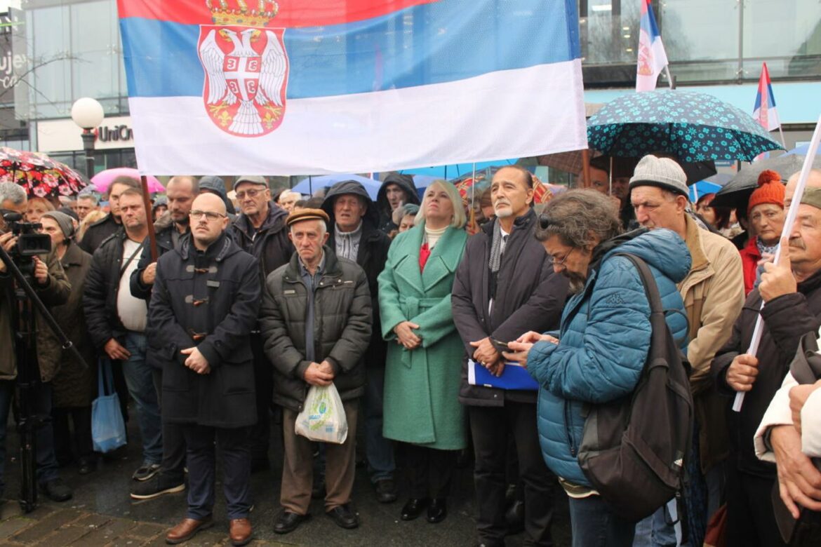 U Kragujevcu skup podrške Srbima na KiM, prisutna i Nataša Jovanović iz SNS