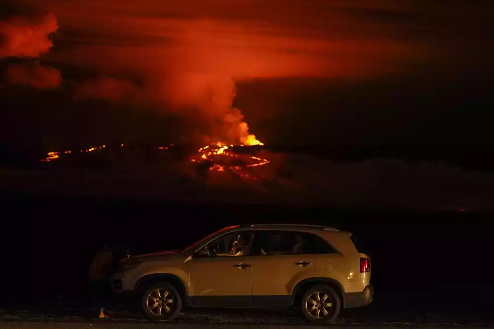 Lava iz vulkana na Havajima usporava približavanje ključnom autoputu