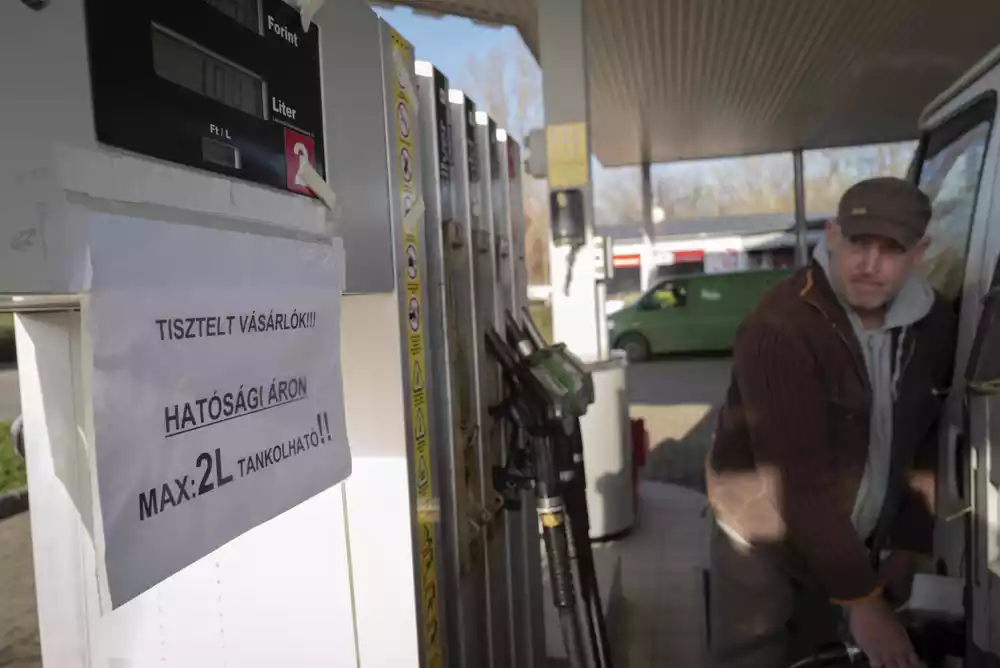 Mađarske benzinske stanice ostaju bez goriva sa ograničenom cenom