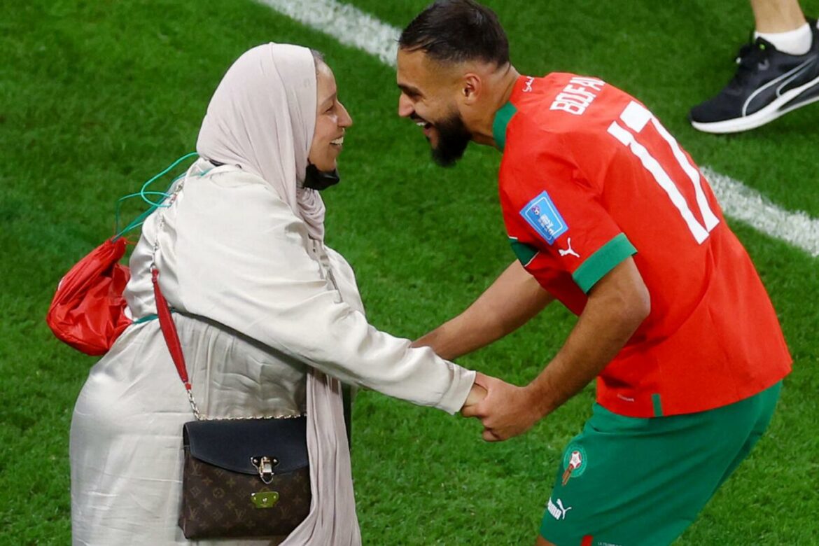 Reprezentativac Maroka plesom sa majkom na terenu proslavio pobedu