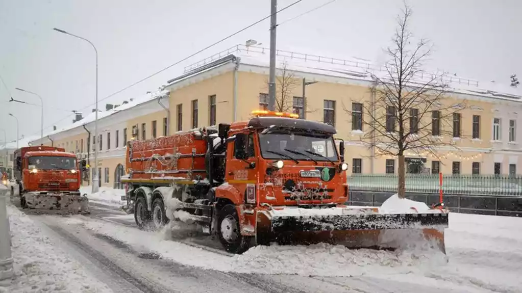 Rekordne snežne padavine izazvale haos u Moskvi
