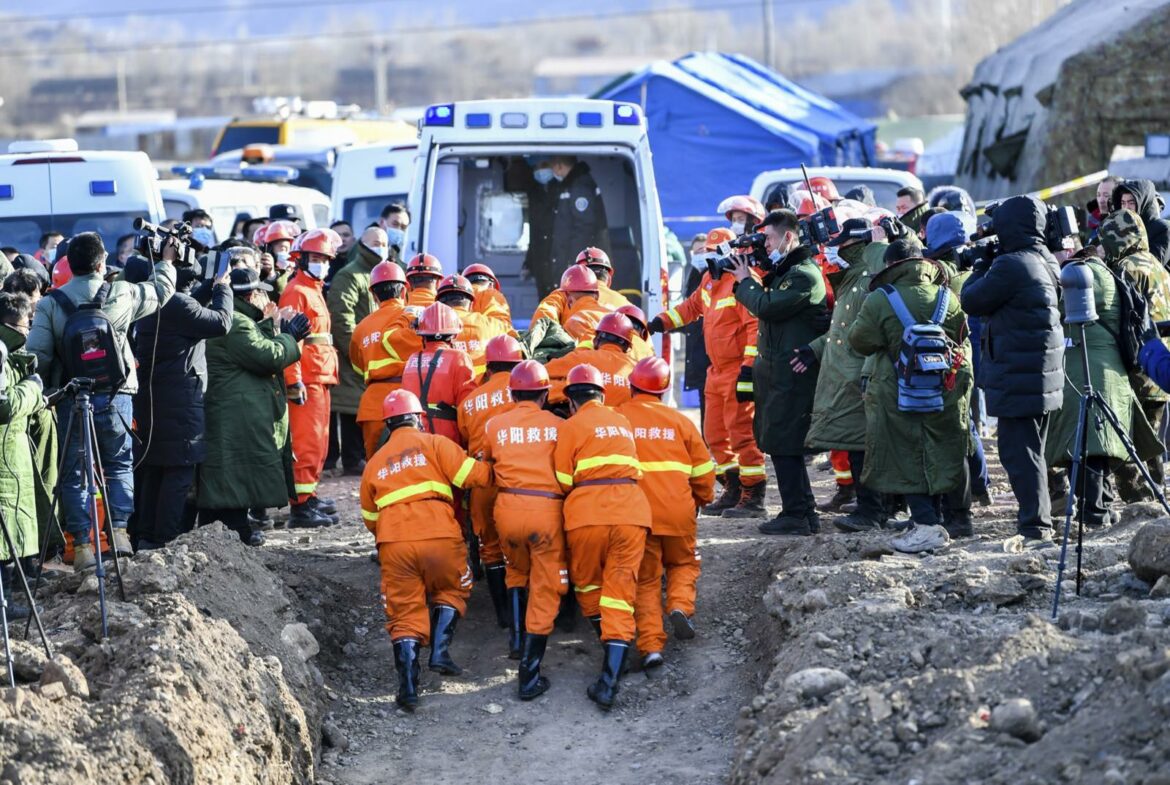 Urušio se rudnik zlata u Kini, najmanje 18 osoba zatrpano