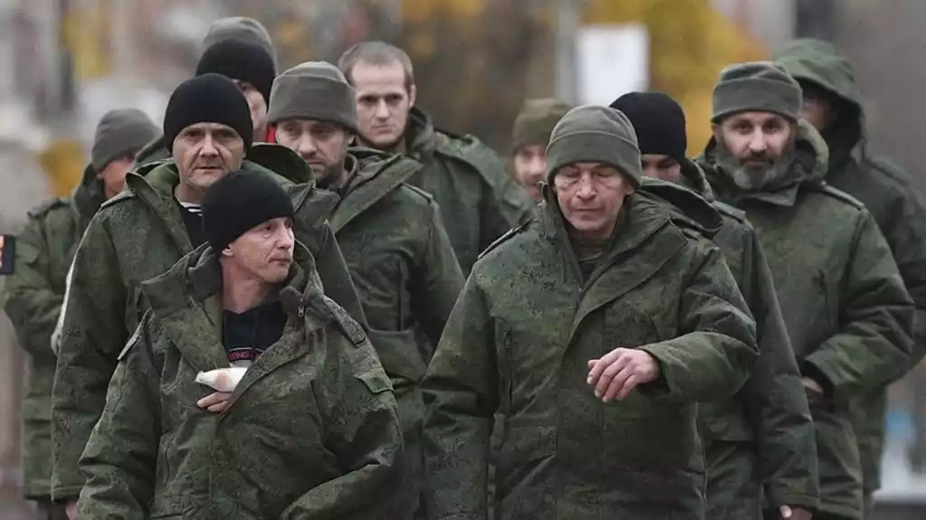 Rusija vraća kući preko 100 vojnika u razmeni zarobljenika