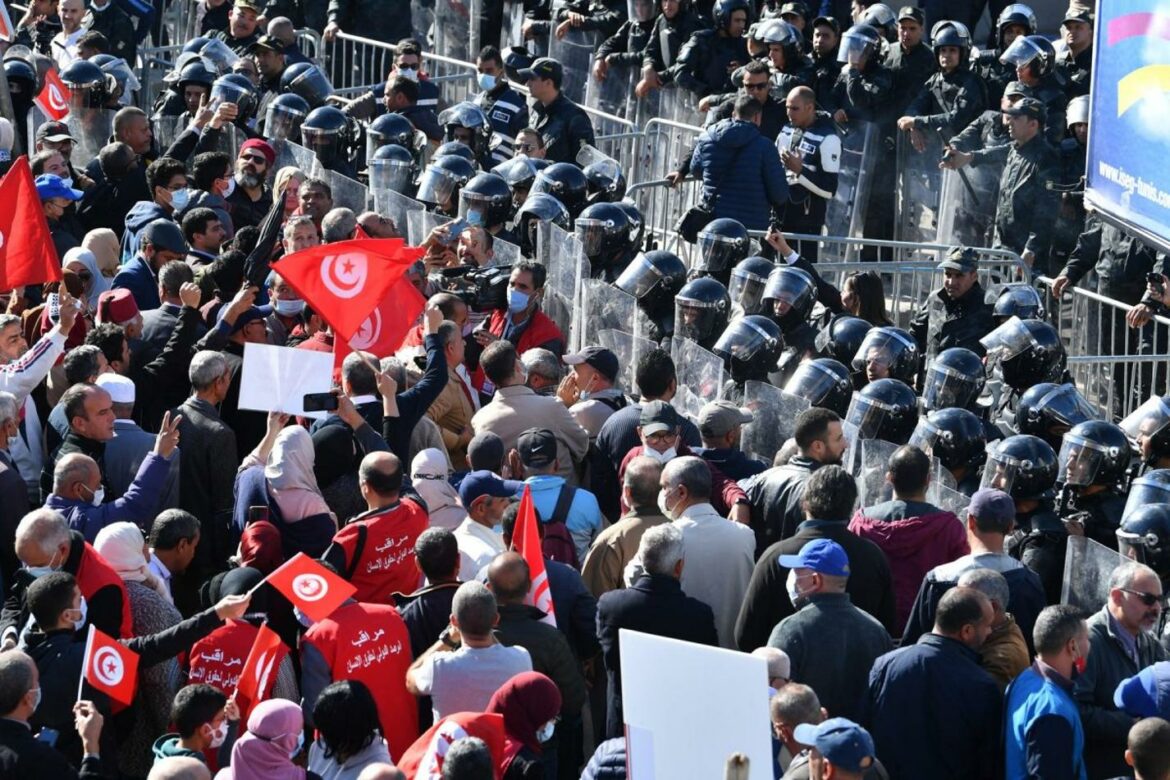 U Tunisu protesti protiv predsednika države, samo nedelju dana pre izbora