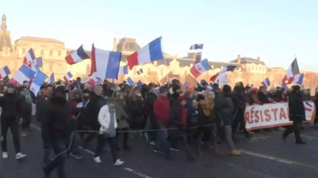 Veliki anti-NATO skup na ulicama Pariza