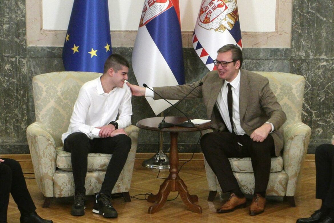 Vučić mladiću uhapšenom na Gazimestanu ponudio da bira posao u Vladi