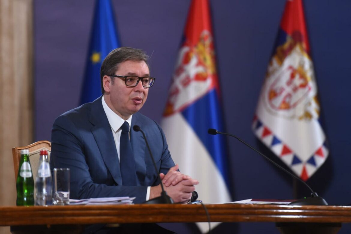 Vučić: Nadam se da će sledeća godina biti uspešnija za sve naše građane