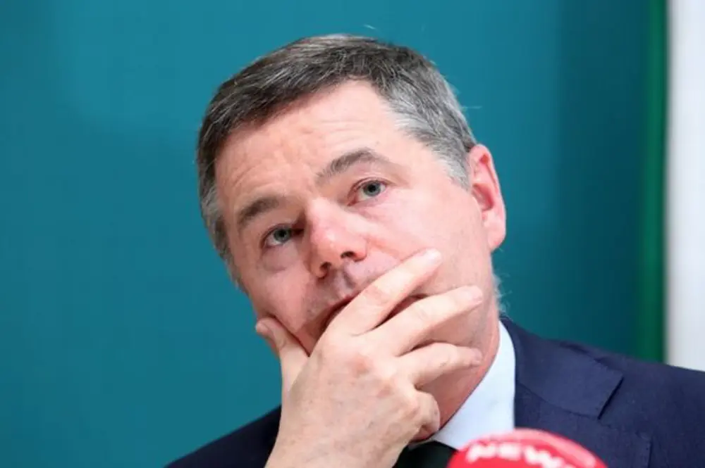 Ministar finansija Irske suočava se sa ostavkom zbog neprijavljenih nekoliko hiljada evra