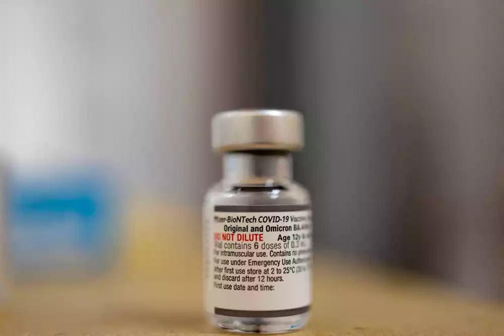 Američki CDC još uvek razmatra potencijalni rizik od moždanog udara usled Pfizer bivalentne COVID vakcine