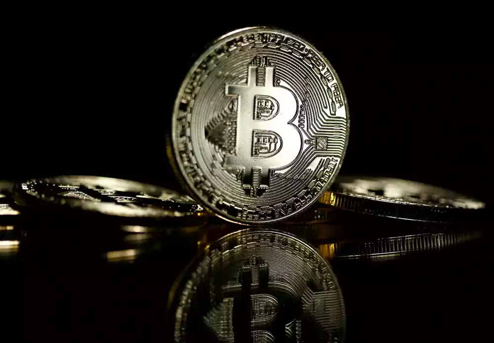 Bitcoin porastao za 5,6 odsto na 21.044 dolara