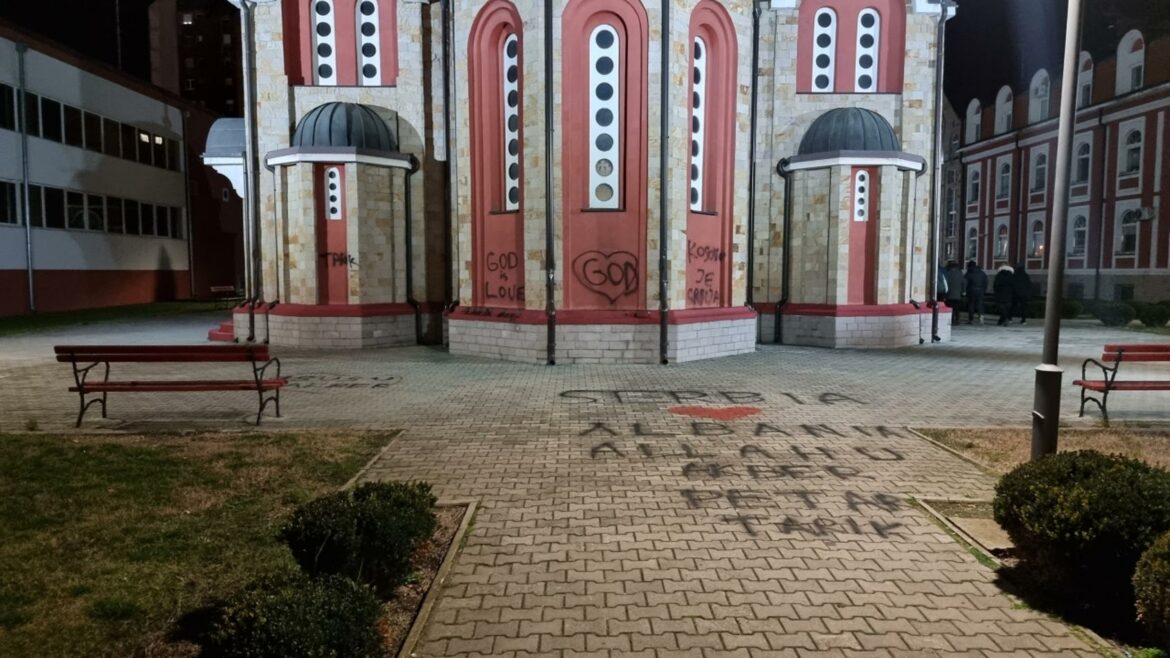 Oskrnavljena crkva u Kragujevcu, uhapšen mladić koji je ispisao grafite